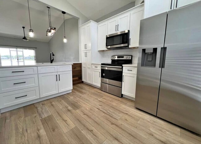 Building Photo - 13112 Summerton Dr