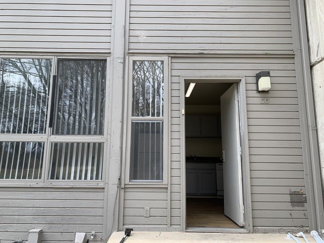 Building Photo - 35 N Arbor Trail