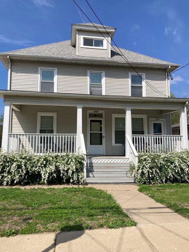 Building Photo - 2133 N North St