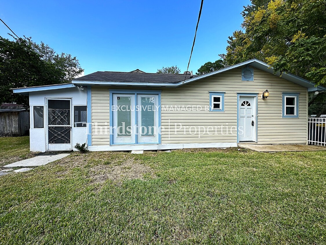 Photo - 2965 Armstrong Street #B-