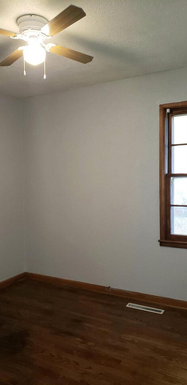 1105 S Sneed Ave, Sedalia, MO 65301 House Rental in Sedalia, MO