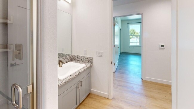 bath - West End Townhomes