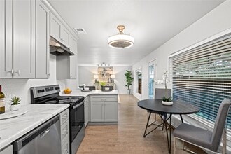 Building Photo - 3924 W Alabama St