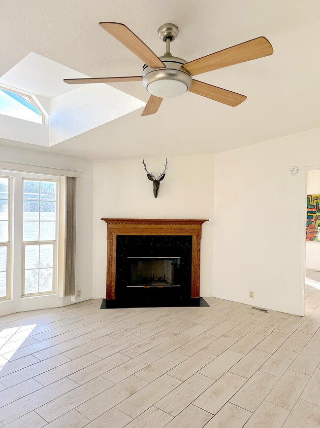 Foto del edificio - 14777 Palm Dr