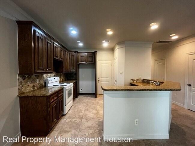 3 br, 2.5 bath House - 4202 Alvin Street #B photo'