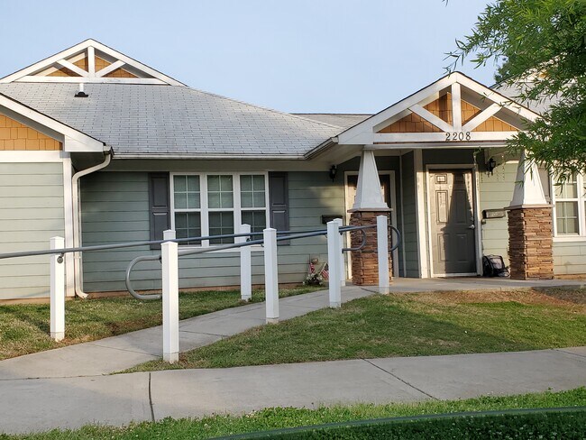 Building Photo - 2208 Catherine Simmons Ave