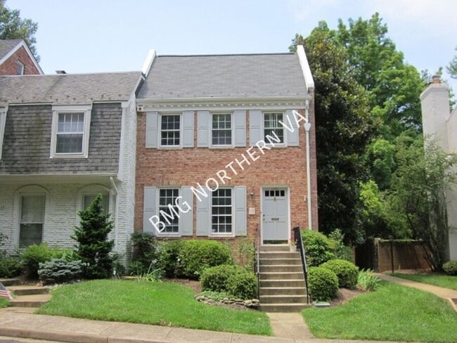 Photo - 1160 Wimbledon Dr House