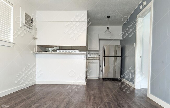 Building Photo - 1 br, 1 bath Duplex - 1602 Parker Ln A A