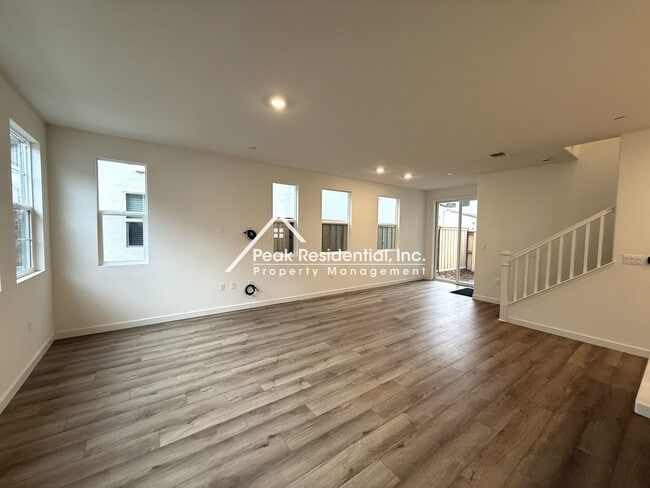 Foto del edificio - Brand New Lincoln 3bd/2.5ba Home!