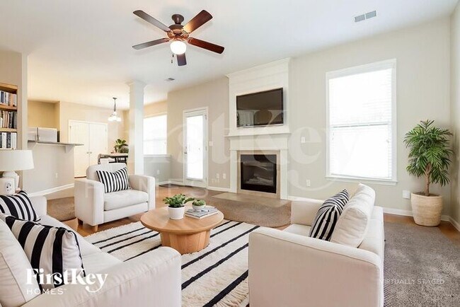 Foto del edificio - 855 Stonehaven Rd SW