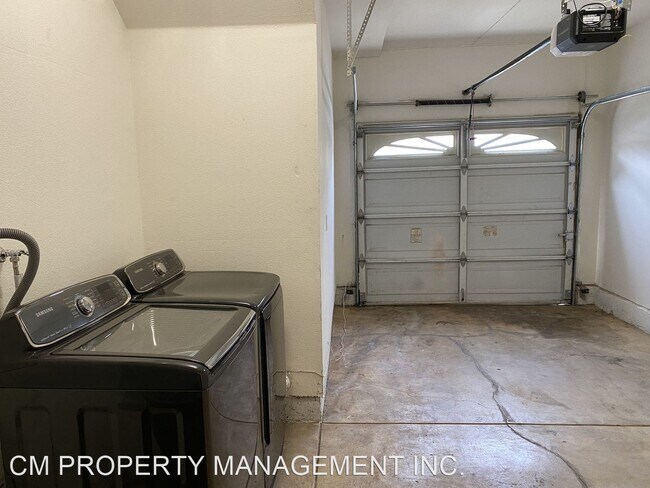 Foto del edificio - 3 br, 2.5 bath House - 16852-B De Witt Avenue