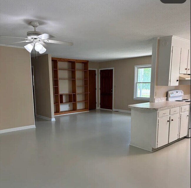 Foto del edificio - 4905 College Acres Dr