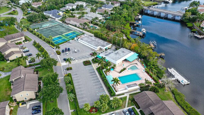 Foto del edificio - 18460 SE Wood Haven Ln