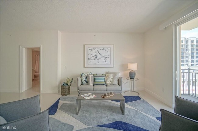 Building Photo - 3 br, 2 bath  - 4250 Salzedo St Ph