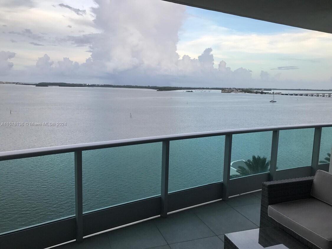 Primary Photo - 1331 Brickell Bay Dr