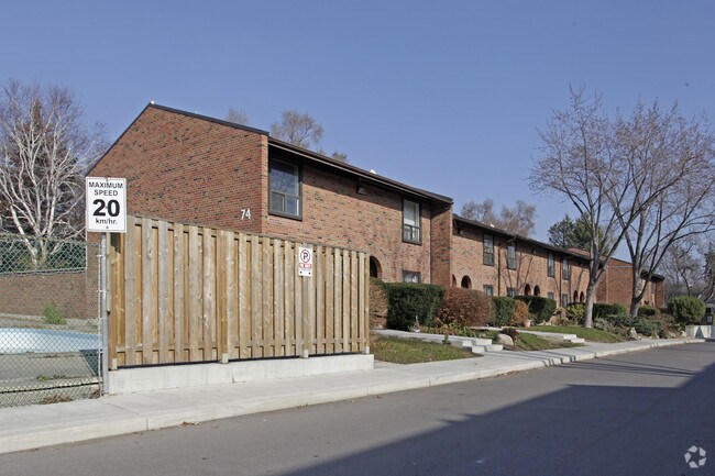 Photo du bâtiment - Cassandra Townhomes