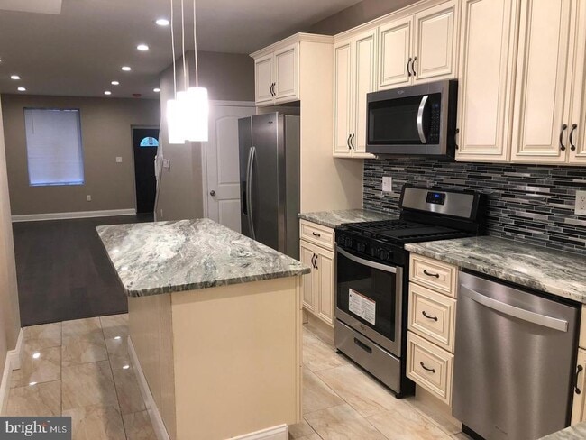 Building Photo - 3144 Aramingo Ave