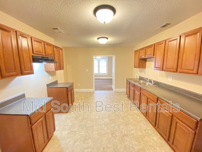 Building Photo - 1021 Whitehaven Ln