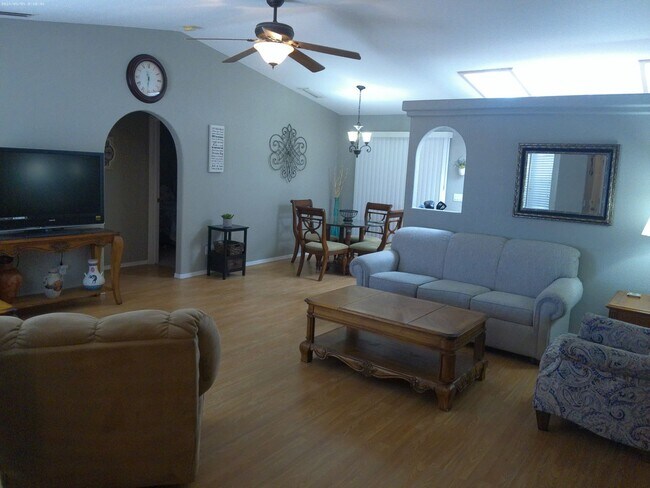 Building Photo - 2771 El Dorado Ave N