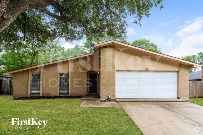 Building Photo - 5111 Karenbeth Dr