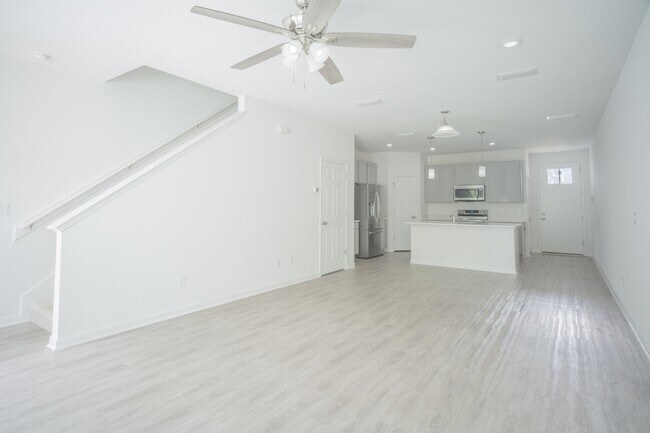 Foto del edificio - 26 Ridge Lake Rd