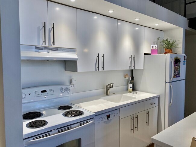 Foto del edificio - 609 E Market St