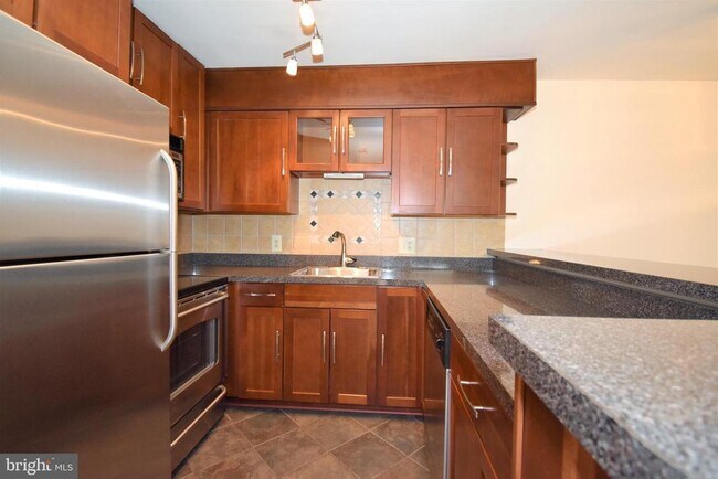 Foto del edificio - 5821 Inman Park Cir