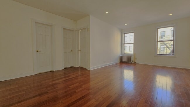 Building Photo - 20 Magaw Pl