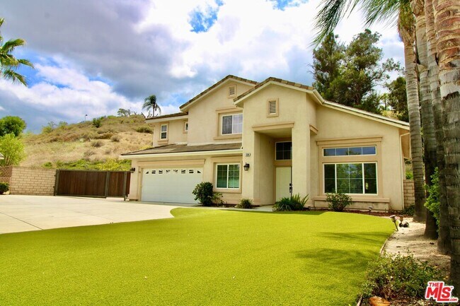 Building Photo - 1124 Acapulco Ave