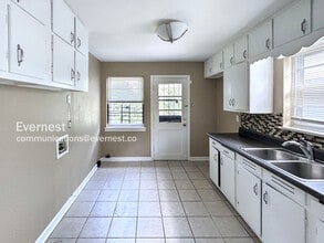 Building Photo - 824 45th St Ensley