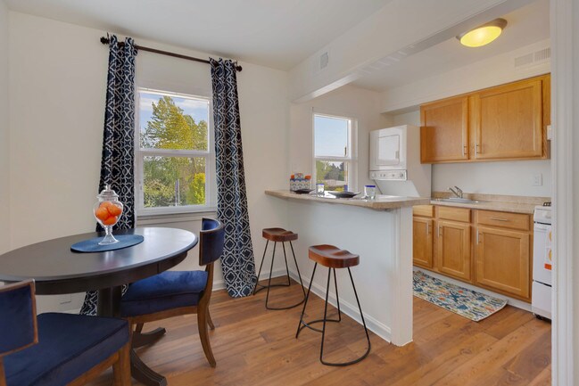 Alcove At Seahurst Apartment Homes Burien Wa Apartments Com