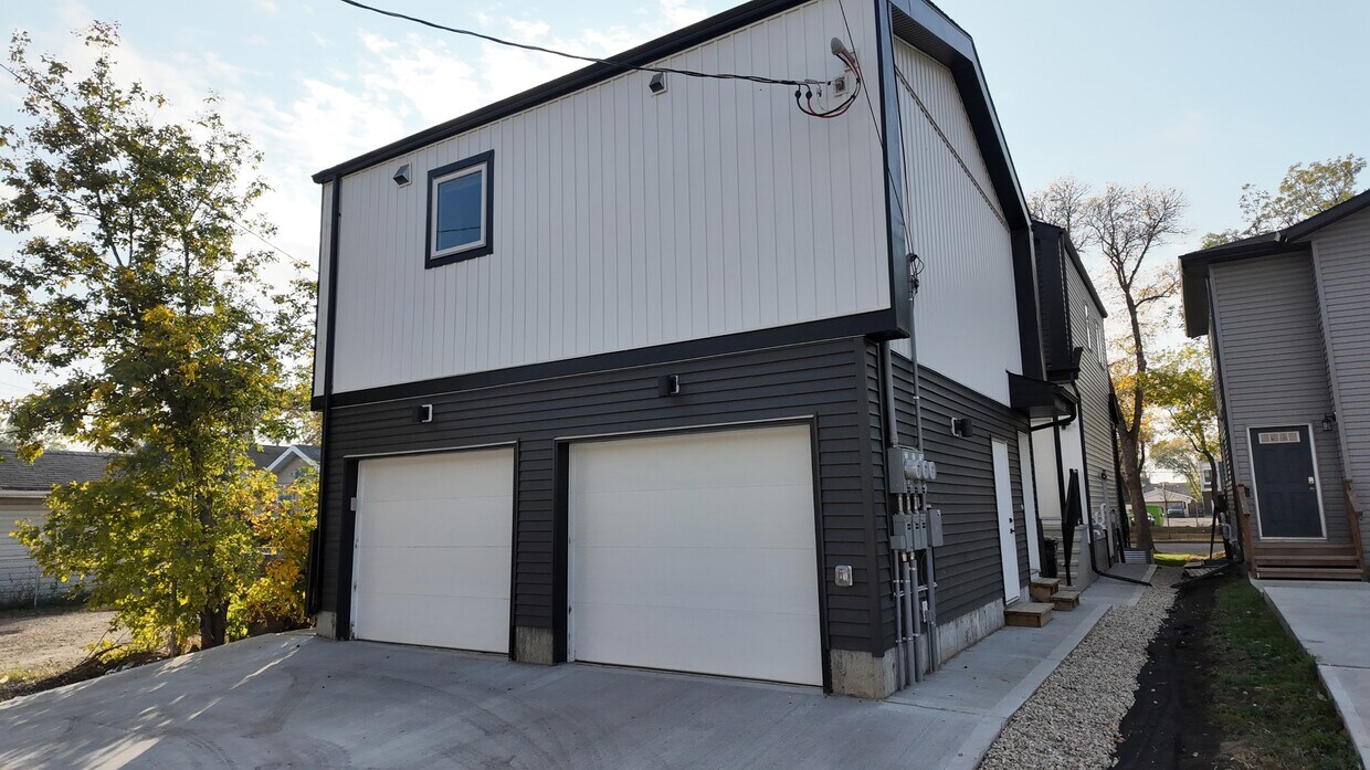 Photo du bâtiment - 12125-12195 95 St