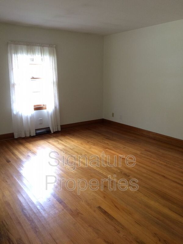 Building Photo - 1734 Norwood Ave