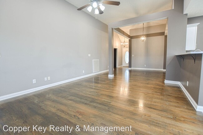 Building Photo - 3 br, 3 bath House - 1041 Henry Place Boul...