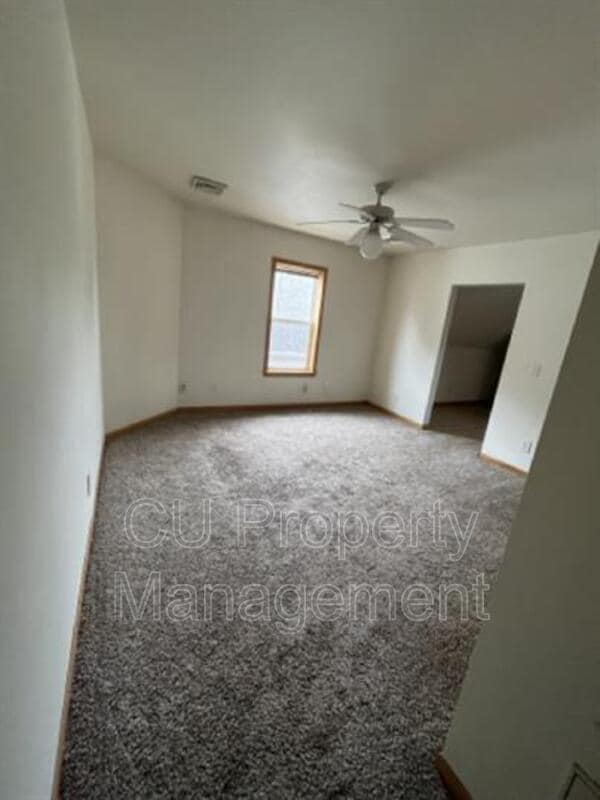 Building Photo - 609 W White St