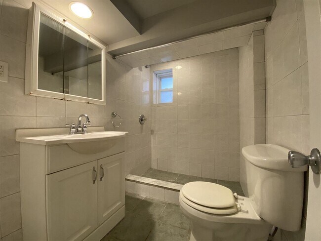 Foto del edificio - 493 Morningside Ave