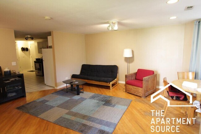 Building Photo - 1720 W Altgeld St