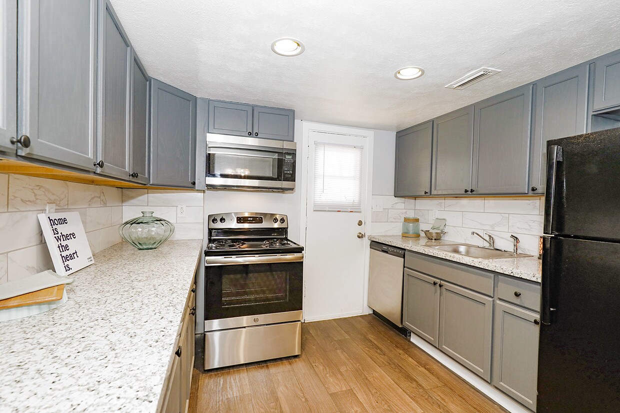 The Vue 4969 Central Dr Stone Mountain, GA