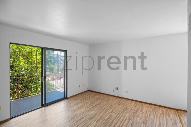 Building Photo - Unit 1