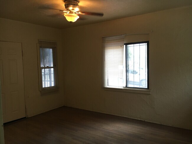 Foto del edificio - 819 N Alta Vista Blvd