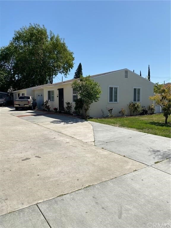 Primary Photo - 122 S Cherry St