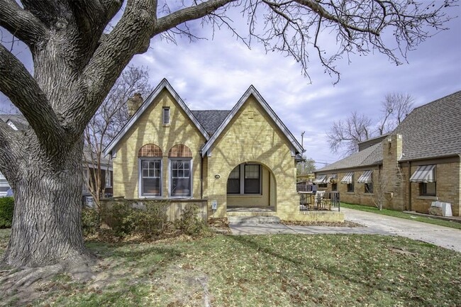 Building Photo - 717 NW 42nd St