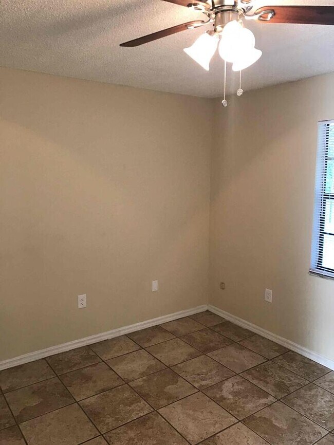 Foto del edificio - 3650 Willys Ave