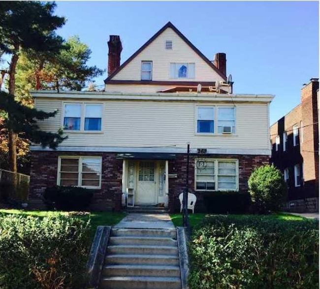 Building Photo - 262 S Winebiddle St