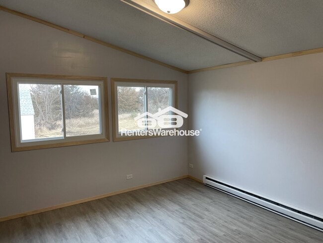 Building Photo - 684 Baker Rd