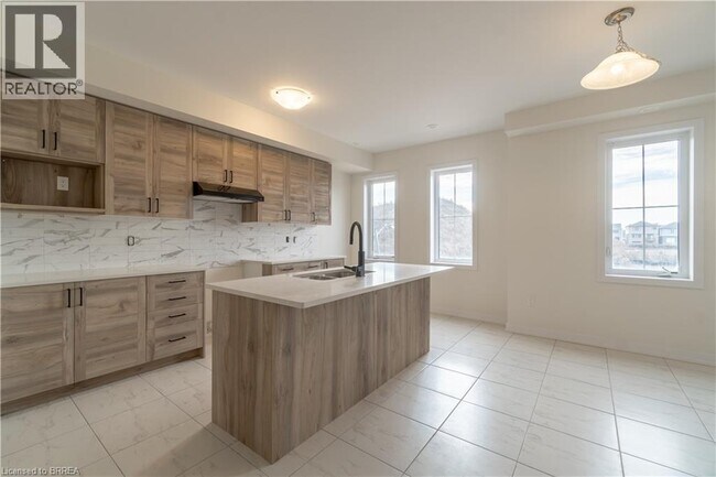 Photo du bâtiment - 237 Gillespie Dr