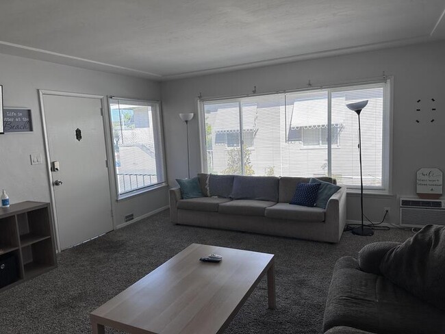 Foto del edificio - 6317 Montezuma Rd