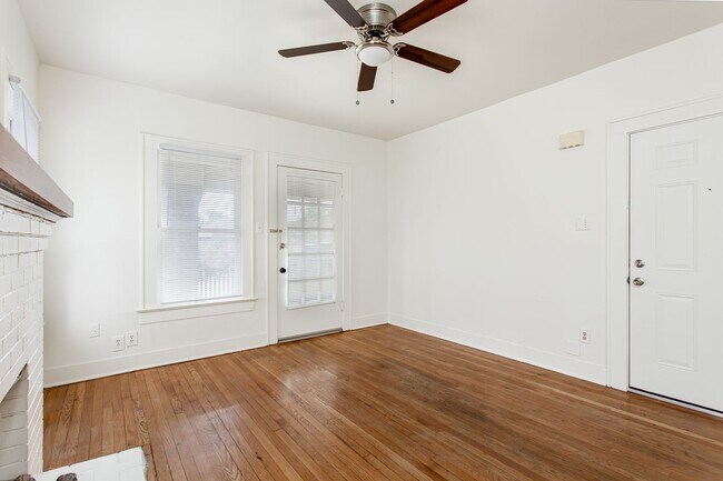 Foto del edificio - 1 Bedroom, 1 Bath Apartment - East Dallas