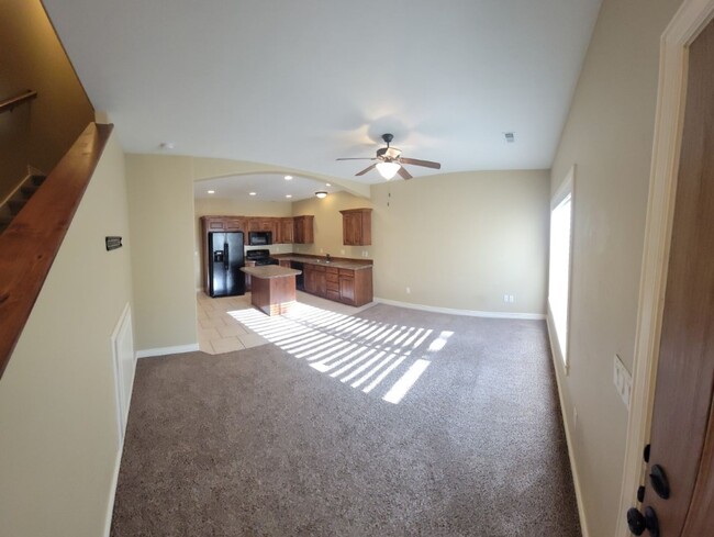 Foto del edificio - 3 bed, 2.5 bath Rock Creek Townhome