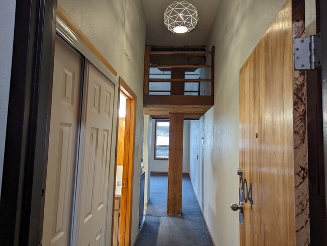 Building Photo - 222 Jay St